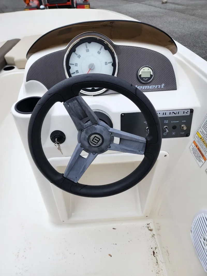 Slide: The Image of Bayliner Element E16 2017 - 6