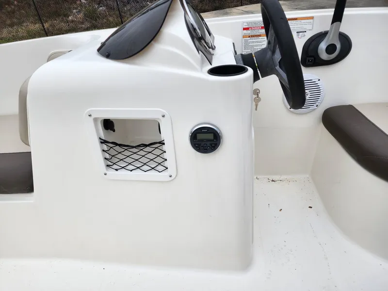 Slide: The Image of Bayliner Element E16 2017 - 8