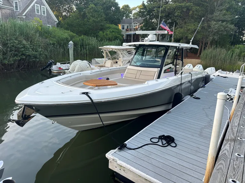 Slide: The Image of Boston Whaler 380 Outrage 2021 - 15