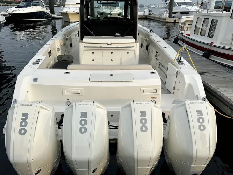 Slide: The Image of Boston Whaler 380 Outrage 2021 - 17
