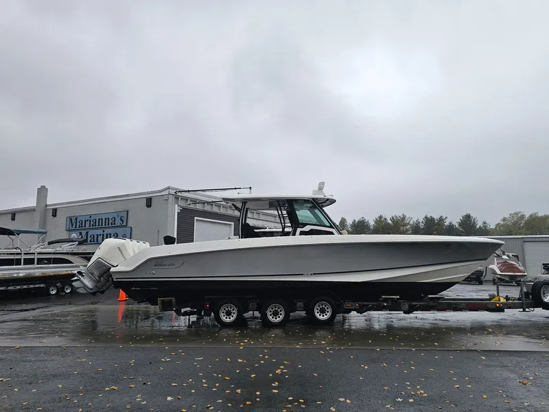 Slide: The Image of Boston Whaler 380 Outrage 2021 - 4