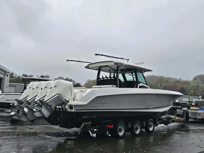 Slide: The Image of Boston Whaler 380 Outrage 2021 - 5