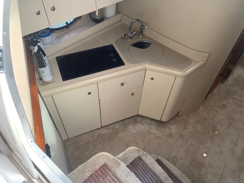 Slide: The Image of Cruisers 3372 Express 2003 - 22