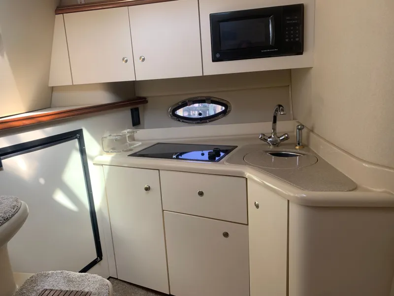 Slide: The Image of Cruisers 3372 Express 2003 - 25