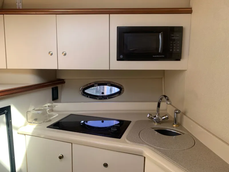 Slide: The Image of Cruisers 3372 Express 2003 - 26