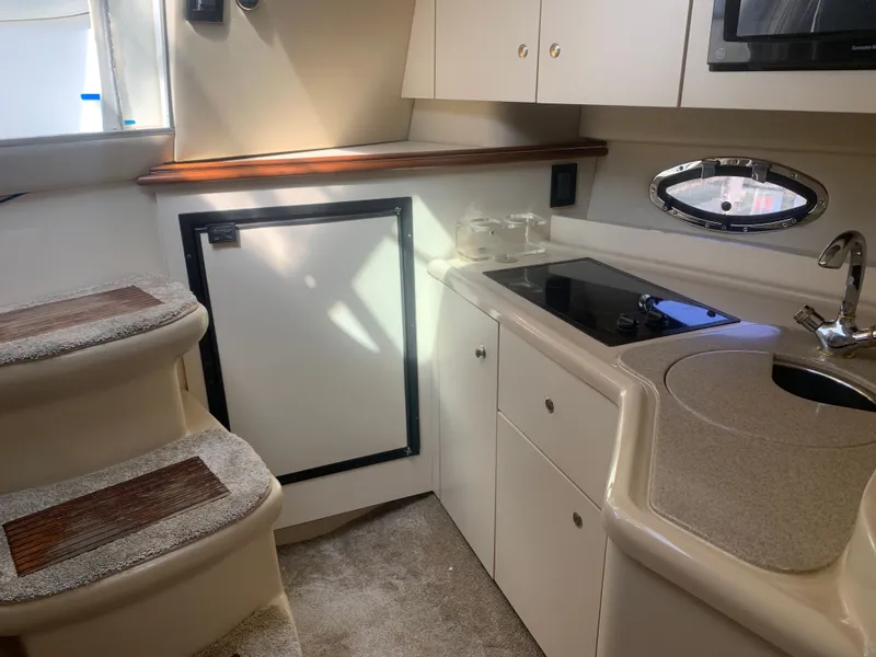 Slide: The Image of Cruisers 3372 Express 2003 - 27