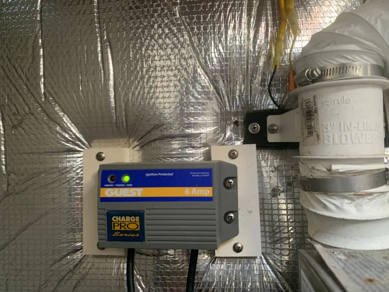 Slide: The Image of Cruisers 3372 Express 2003 - 43