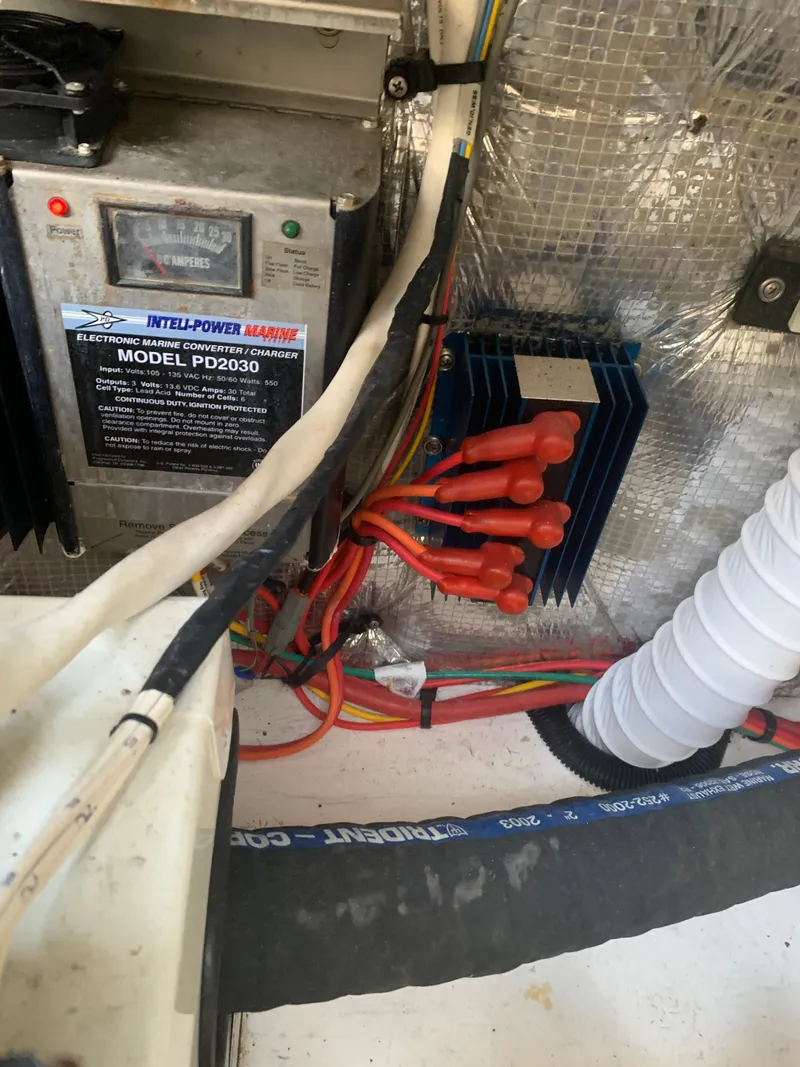 Slide: The Image of Cruisers 3372 Express 2003 - 44