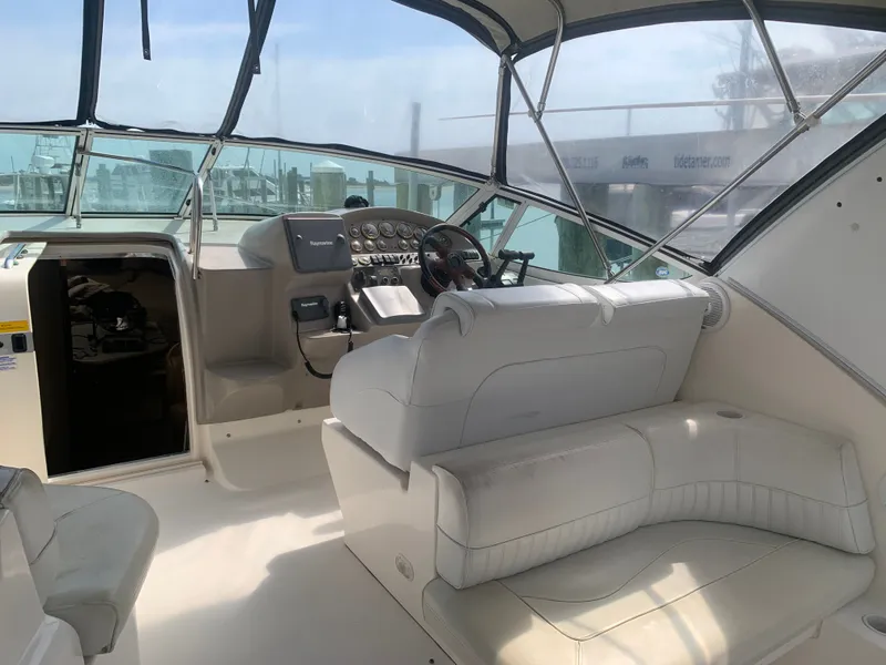 Slide: The Image of Cruisers 3372 Express 2003 - 5