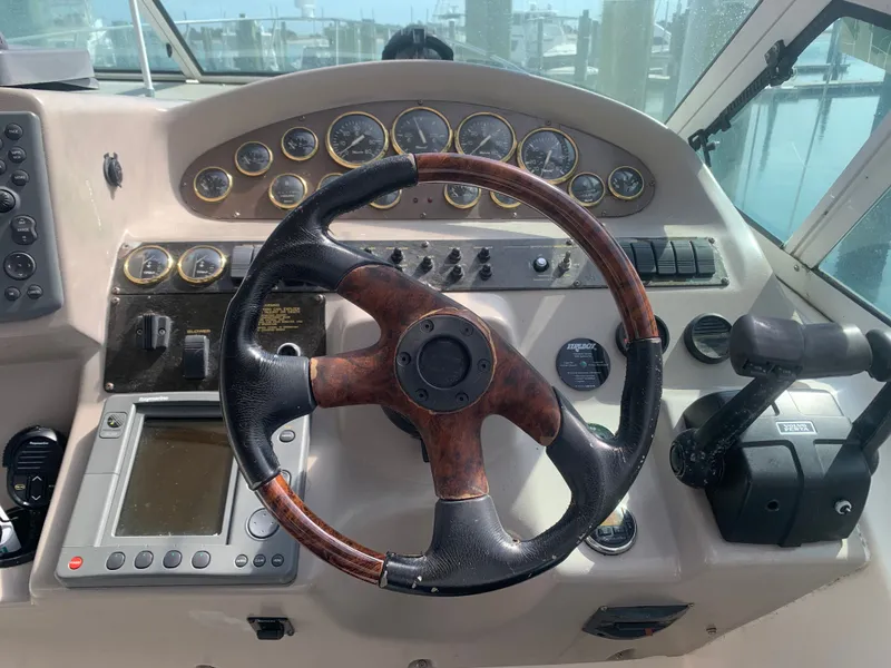 Slide: The Image of Cruisers 3372 Express 2003 - 9