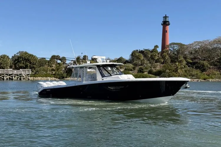 The Image of 2023 Pursuit S 428 Sport - Image 1 - 1