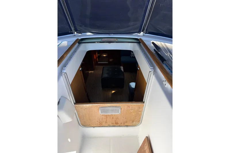 Slide: The Image of Interior view of 1997 Beneteau Oceanis 461 sailboat cabin entrance. - 6