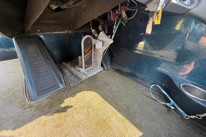 Slide: The Image of 2007 Ranger 188 VS boat interior with Hot Foot throttle pedal and wiring. - 15