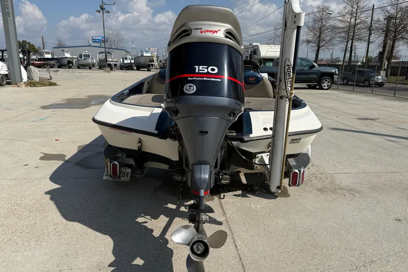 Slide: The Image of 2007 Ranger 188 VS boat with Yamaha 150 outboard motor in a marina setting. - 5