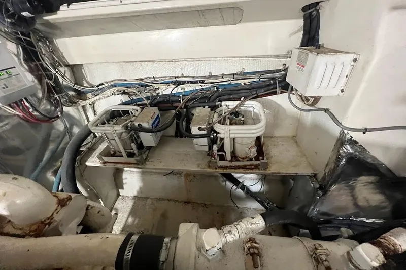 Slide: The Image of Engine room of 1999 Ocean Yachts 48 Express. - 47