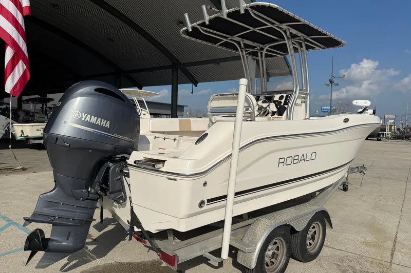 Slide: The Image of 2018 Robalo R200 Center Console boat with Yamaha engine on trailer. - 6