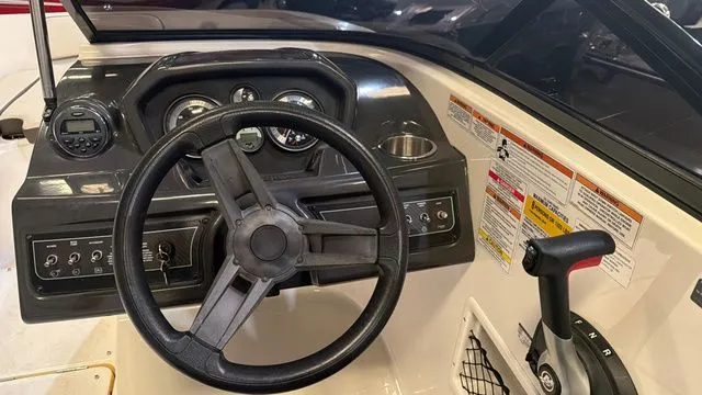 Slide: The Image of Bayliner VR5 Bowrider 2018 - 15