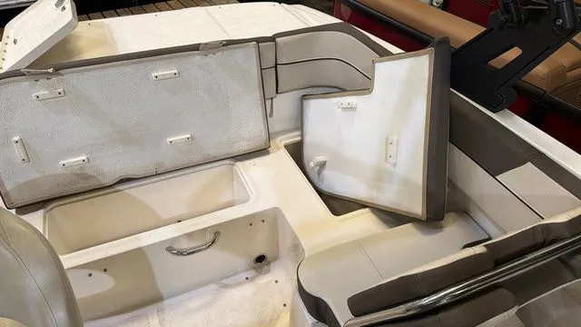 Slide: The Image of Bayliner VR5 Bowrider 2018 - 16