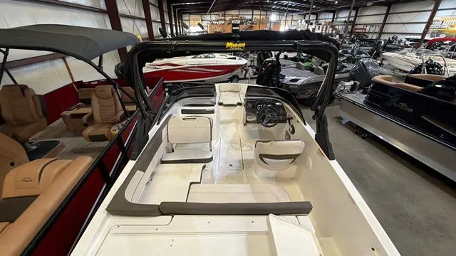 Slide: The Image of Bayliner VR5 Bowrider 2018 - 20