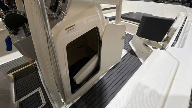 Slide: The Image of Bayliner T22 Center Console W/Mercury 250 2023 - 15