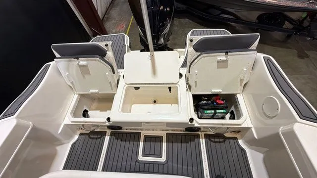Slide: The Image of Bayliner T22 Center Console W/Mercury 250 2023 - 17