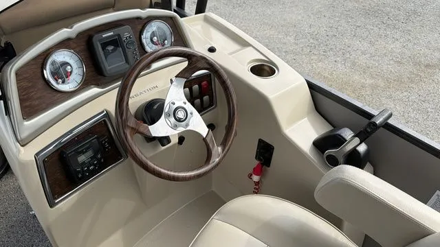 Slide: The Image of Premier Sunsation 26-25T Tri-Toon W/Yamaha 200 "SHO" No Tr 2015 - 13