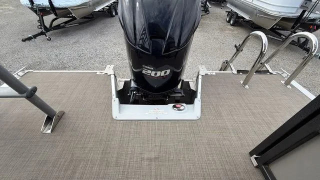 Slide: The Image of Premier Sunsation 26-25T Tri-Toon W/Yamaha 200 "SHO" No Tr 2015 - 18