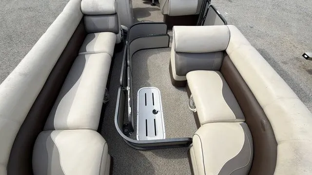 Slide: The Image of Premier Sunsation 26-25T Tri-Toon W/Yamaha 200 "SHO" No Tr 2015 - 9