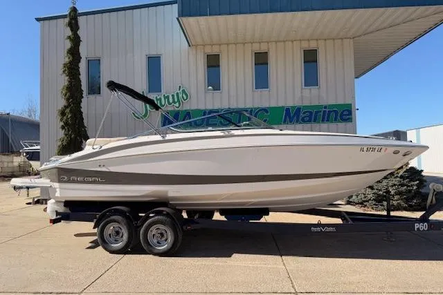 The Image of Regal 2500 Bowrider 2013 - undefined