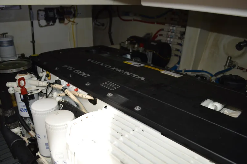 Slide: The Image of Tiara C44 Coupe 2017 - 61