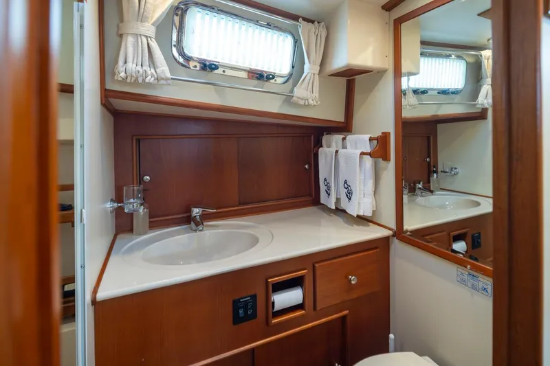 Slide: The Image of Luxurious bathroom on Grand Banks 54 Eastbay SX yacht, year 2003. - 37