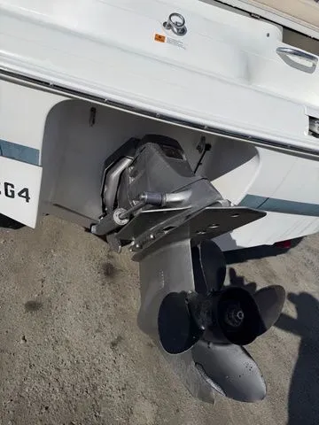 Slide: The Image of Chris-Craft 216 2000 - 3