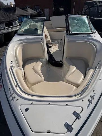 Slide: The Image of Chris-Craft 216 2000 - 4