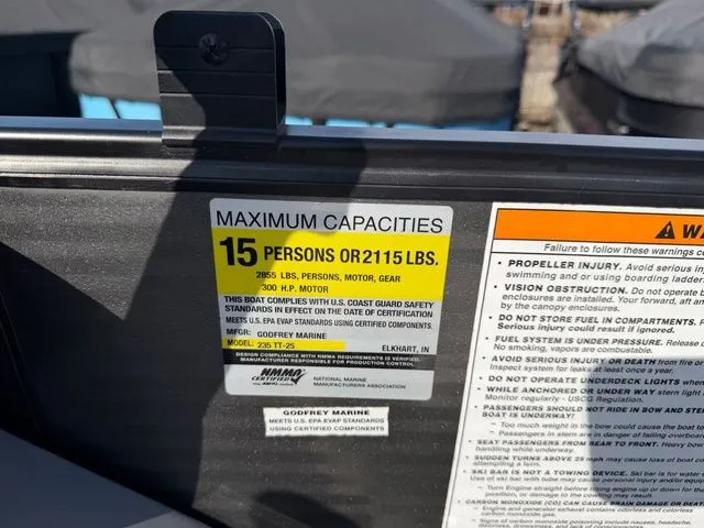 Slide: The Image of Godfrey Monaco 235 SFL Tritoon - Yamaha 250 SHO 2021 - 14