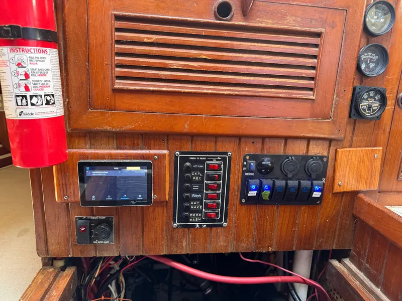 Slide: The Image of Young Sun 35 Cutter 1986 - 30