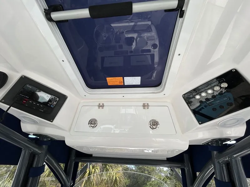 Slide: The Image of Sea Fox 288 Commander 2022 - 30