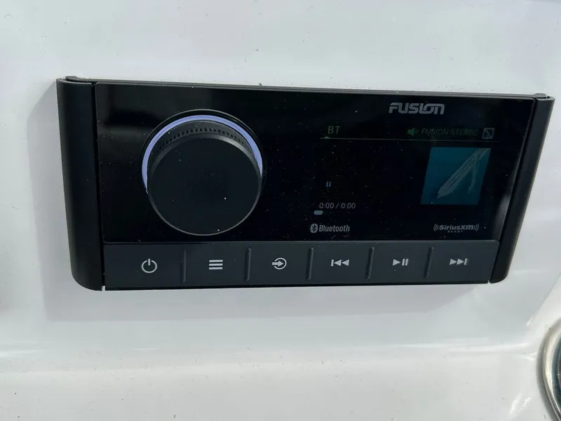 Slide: The Image of Sea Fox 288 Commander 2022 - 40