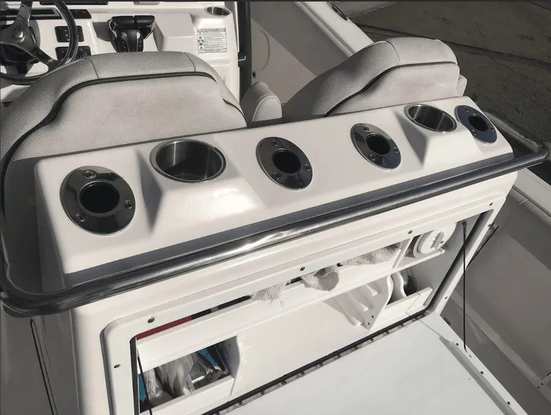 Slide: The Image of Sea Fox 288 Commander 2022 - 43