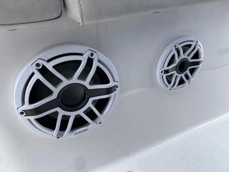 Slide: The Image of Sea Fox 288 Commander 2022 - 48