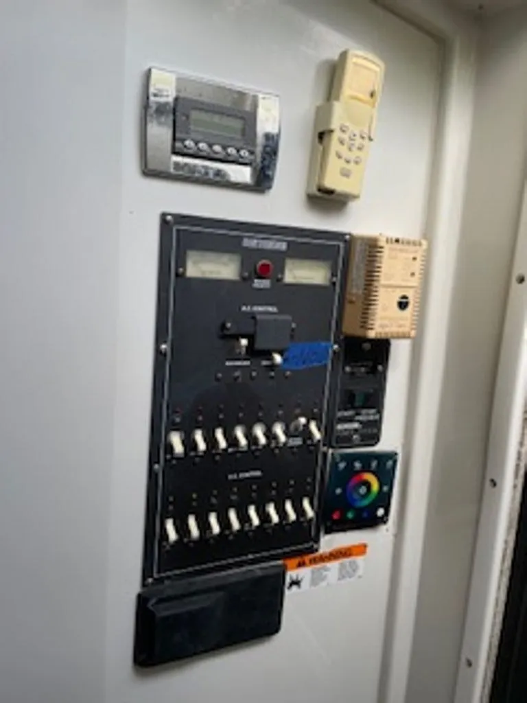 Slide: The Image of Contender Fisharound 2003 - 16