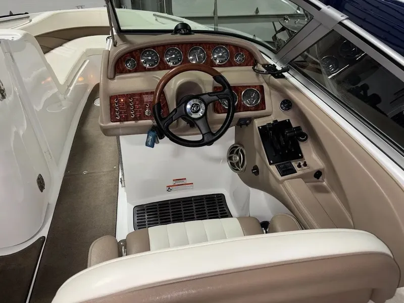 Slide: The Image of Cobalt 282 Bowrider 2008 - 16