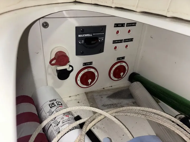 Slide: The Image of Cobalt 282 Bowrider 2008 - 29