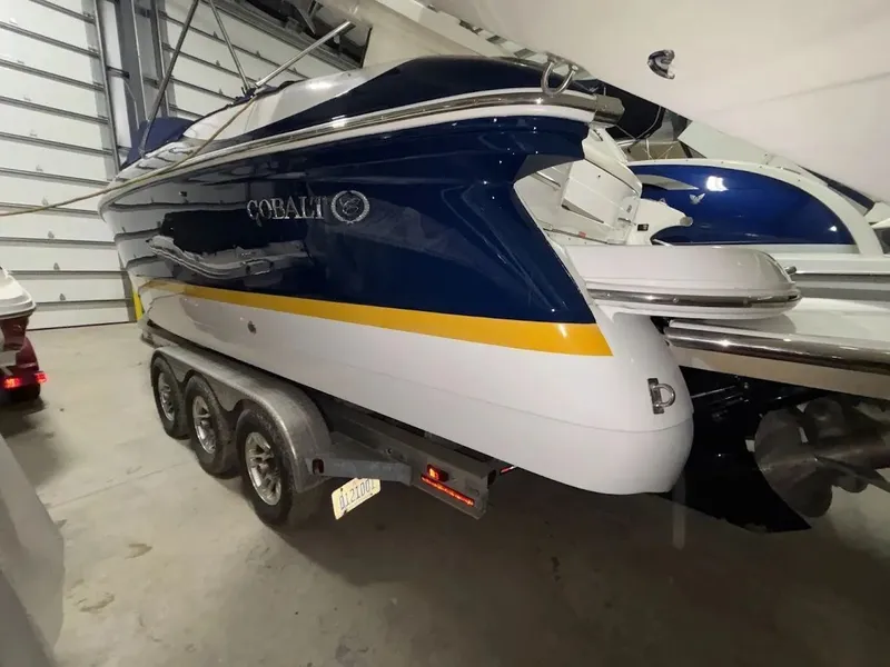 Slide: The Image of Cobalt 282 Bowrider 2008 - 3