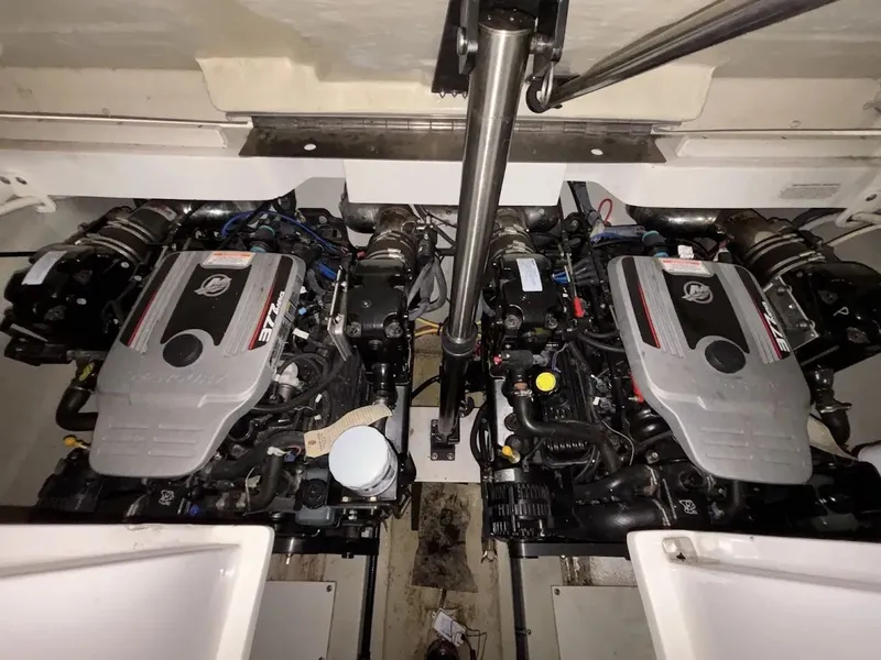 Slide: The Image of Cobalt 282 Bowrider 2008 - 6