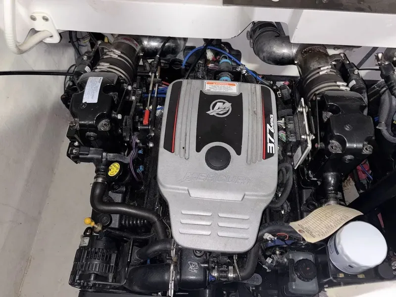 Slide: The Image of Cobalt 282 Bowrider 2008 - 7