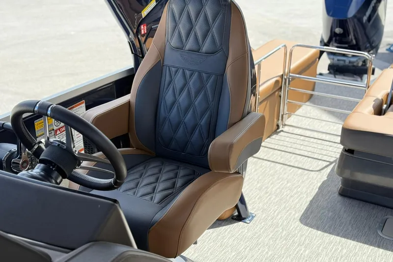 Slide: The Image of Luxurious captain's chair on 2026 Bennington QX 30 QXSBA X2 Wide Beam boat. - 12