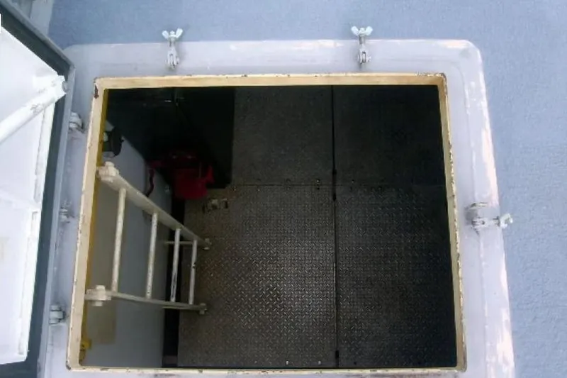 Slide: The Image of Hatch opening with ladder on Commercial LCU 8, 1987 model. - 7