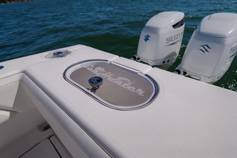 Slide: The Image of SeaHunter 38 Reel Escape- Gunwale - 45