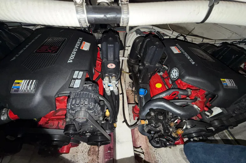 Slide: The Image of Engine compartment of a 2006 Cruisers Yachts 300 Express with Volvo Penta engines. - 41
