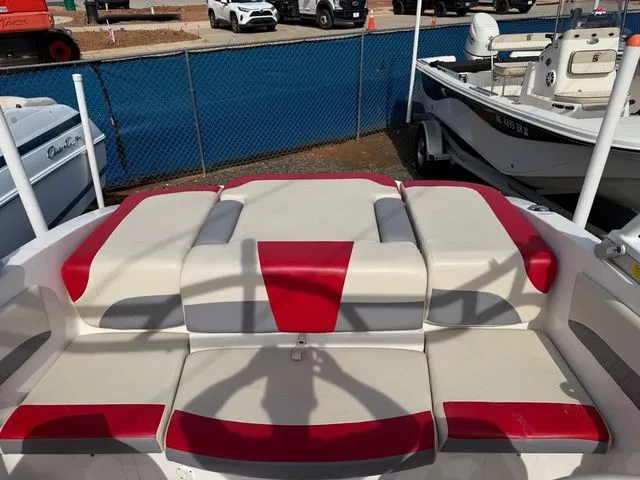 Slide: The Image of Chaparral H2O 21 SURF 2019 - 6